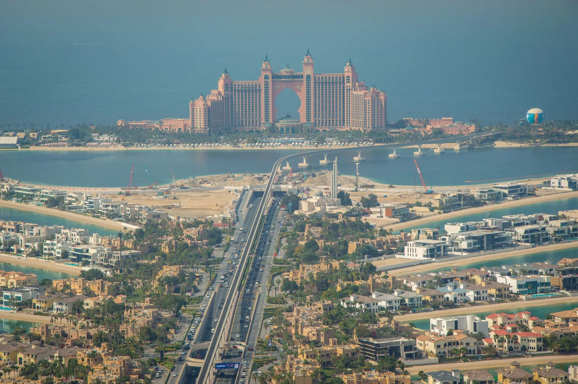Le tram et le monorail de la Palm : Marina, JBR et Atlantis