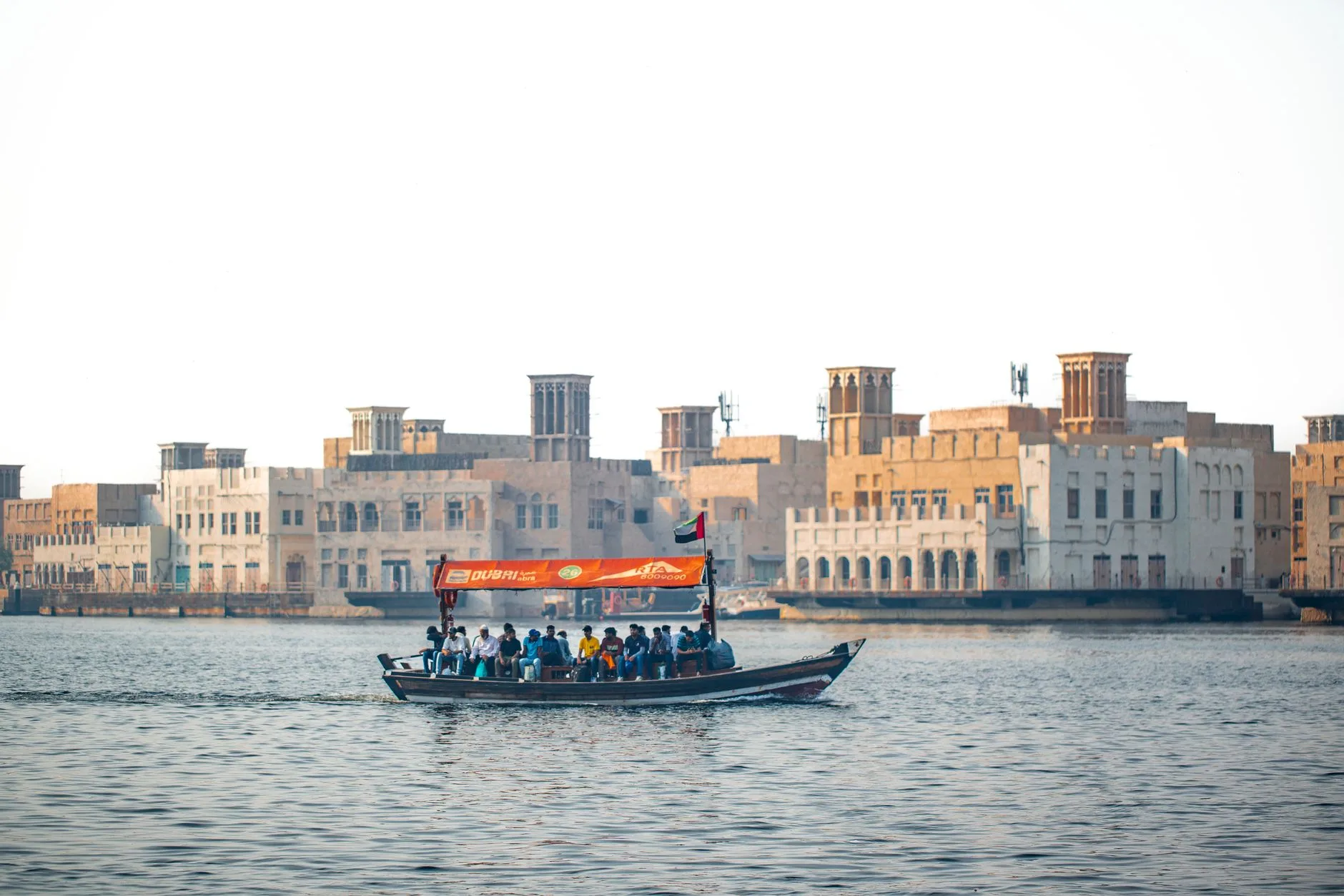 Les abras et les bateaux publics : traverser la Creek