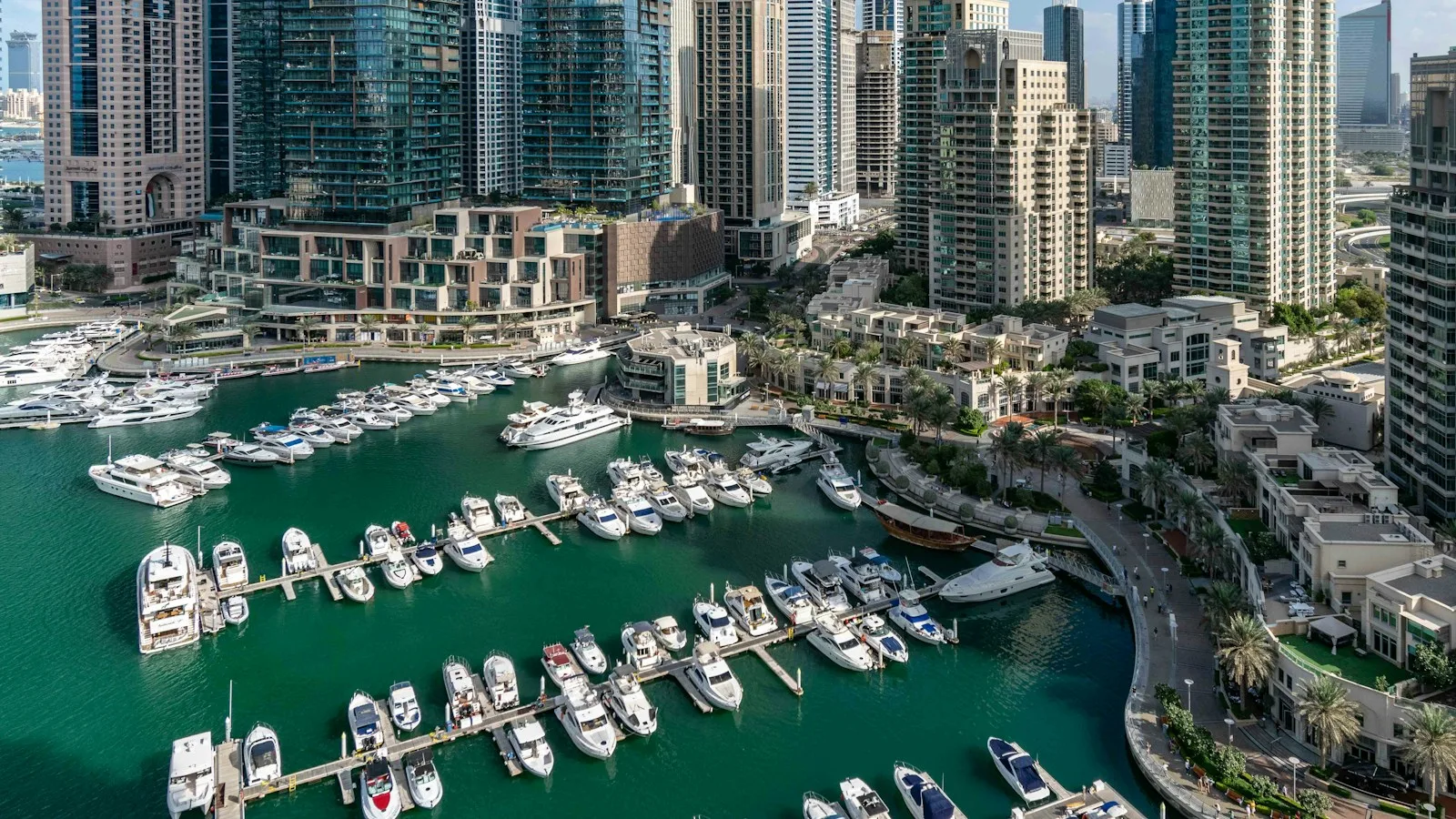 Marina Walk : la promenade au bord du canal